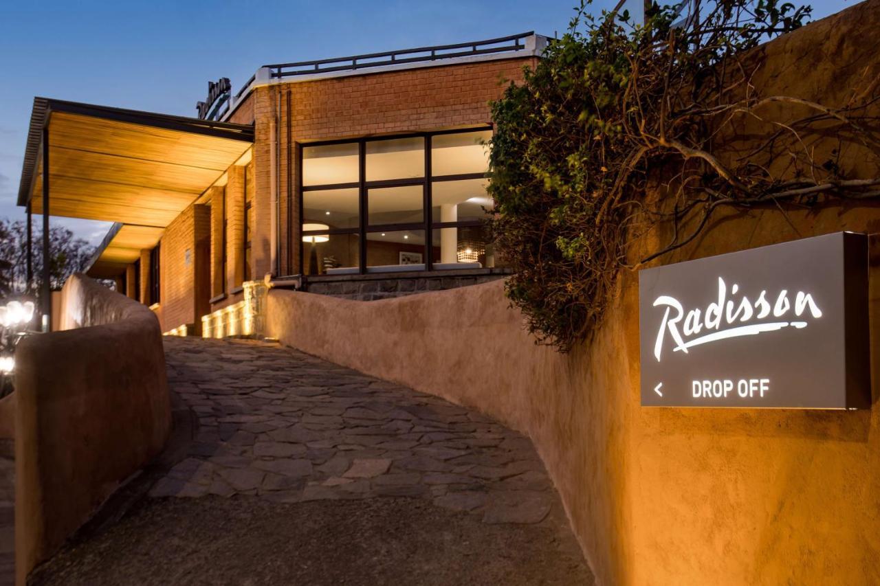 Radisson Hotel Tamboho Waterfront Antananarivo Bagian luar foto