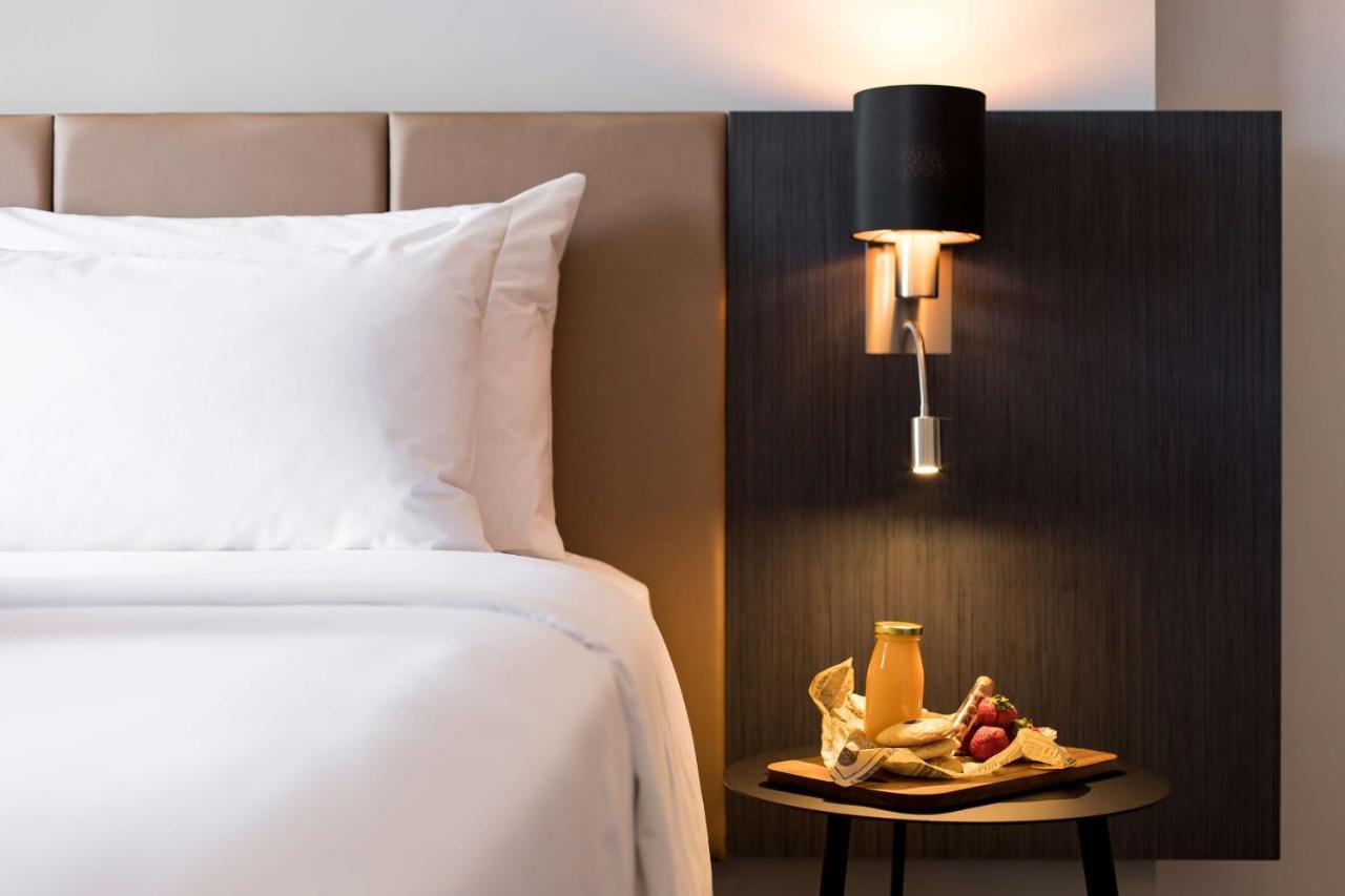Radisson Hotel Tamboho Waterfront Antananarivo Bagian luar foto