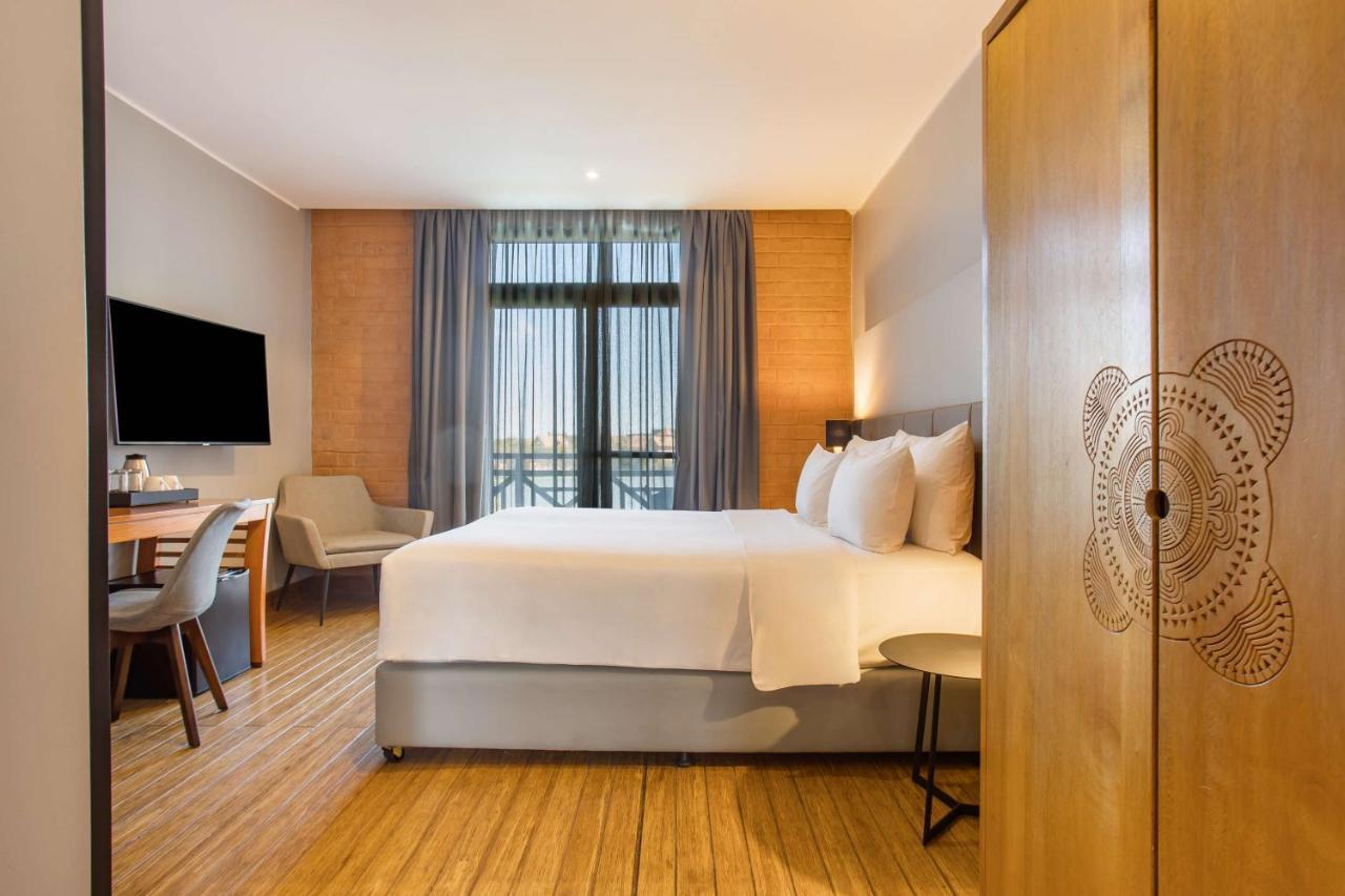 Radisson Hotel Tamboho Waterfront Antananarivo Bagian luar foto