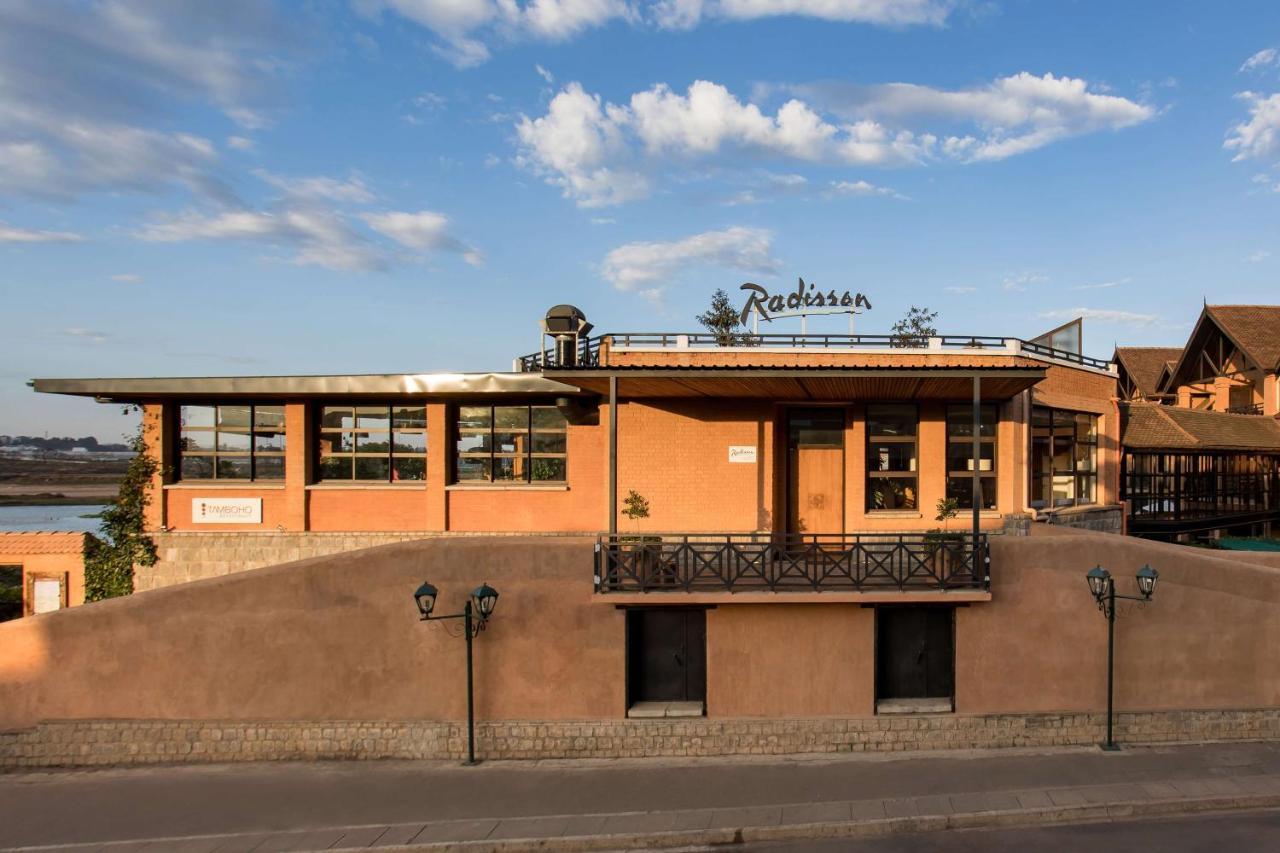 Radisson Hotel Tamboho Waterfront Antananarivo Bagian luar foto