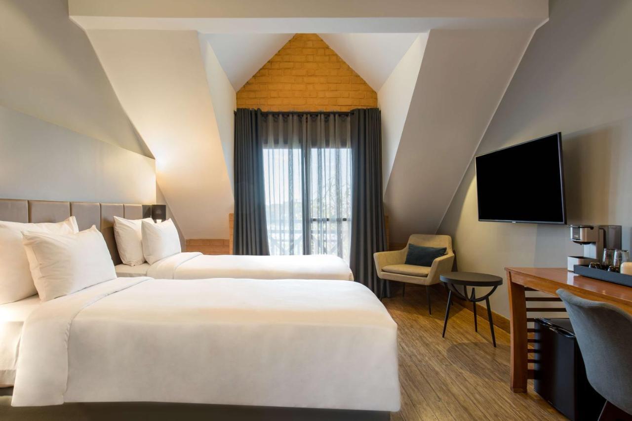 Radisson Hotel Tamboho Waterfront Antananarivo Bagian luar foto