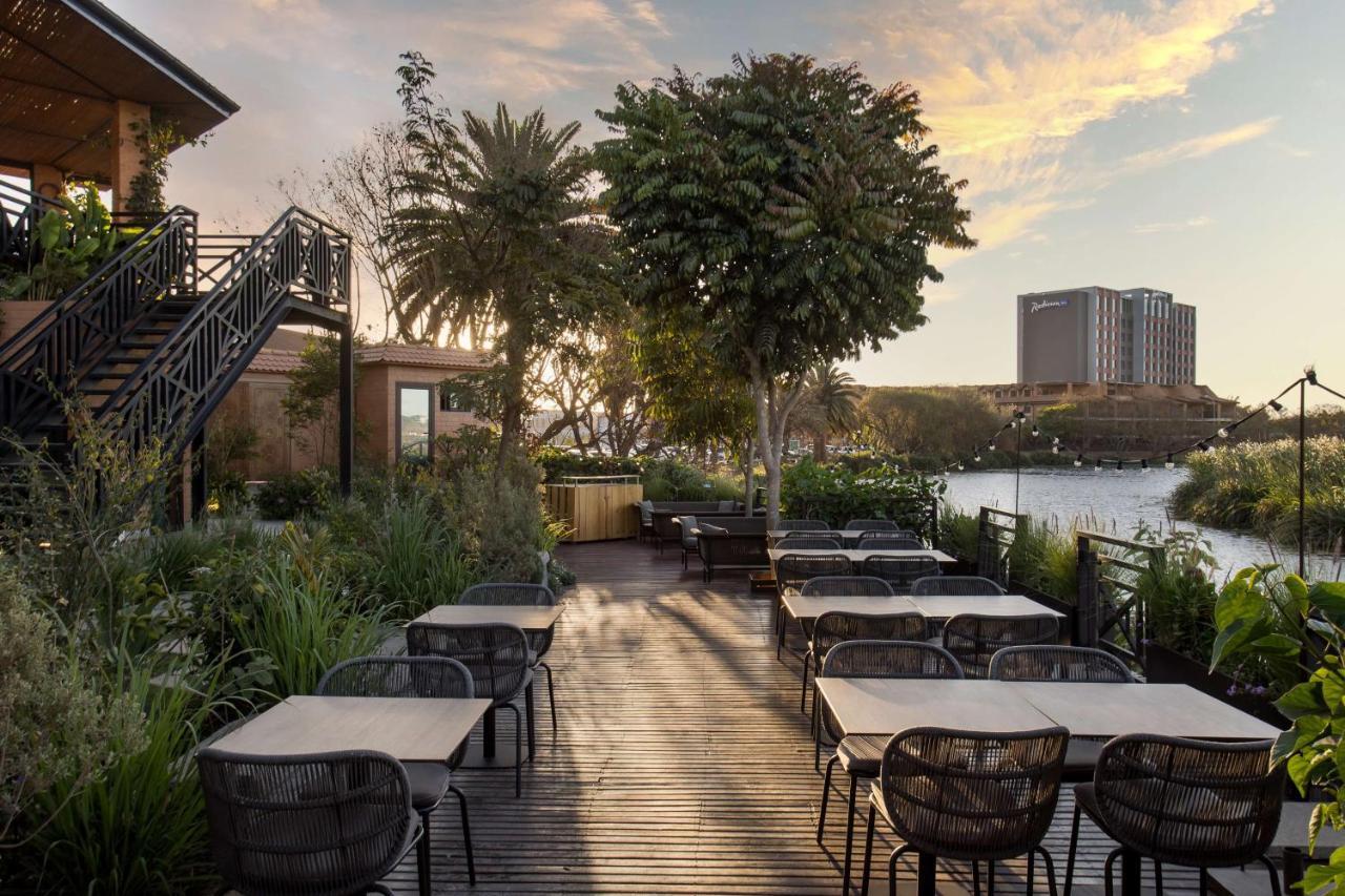 Radisson Hotel Tamboho Waterfront Antananarivo Bagian luar foto