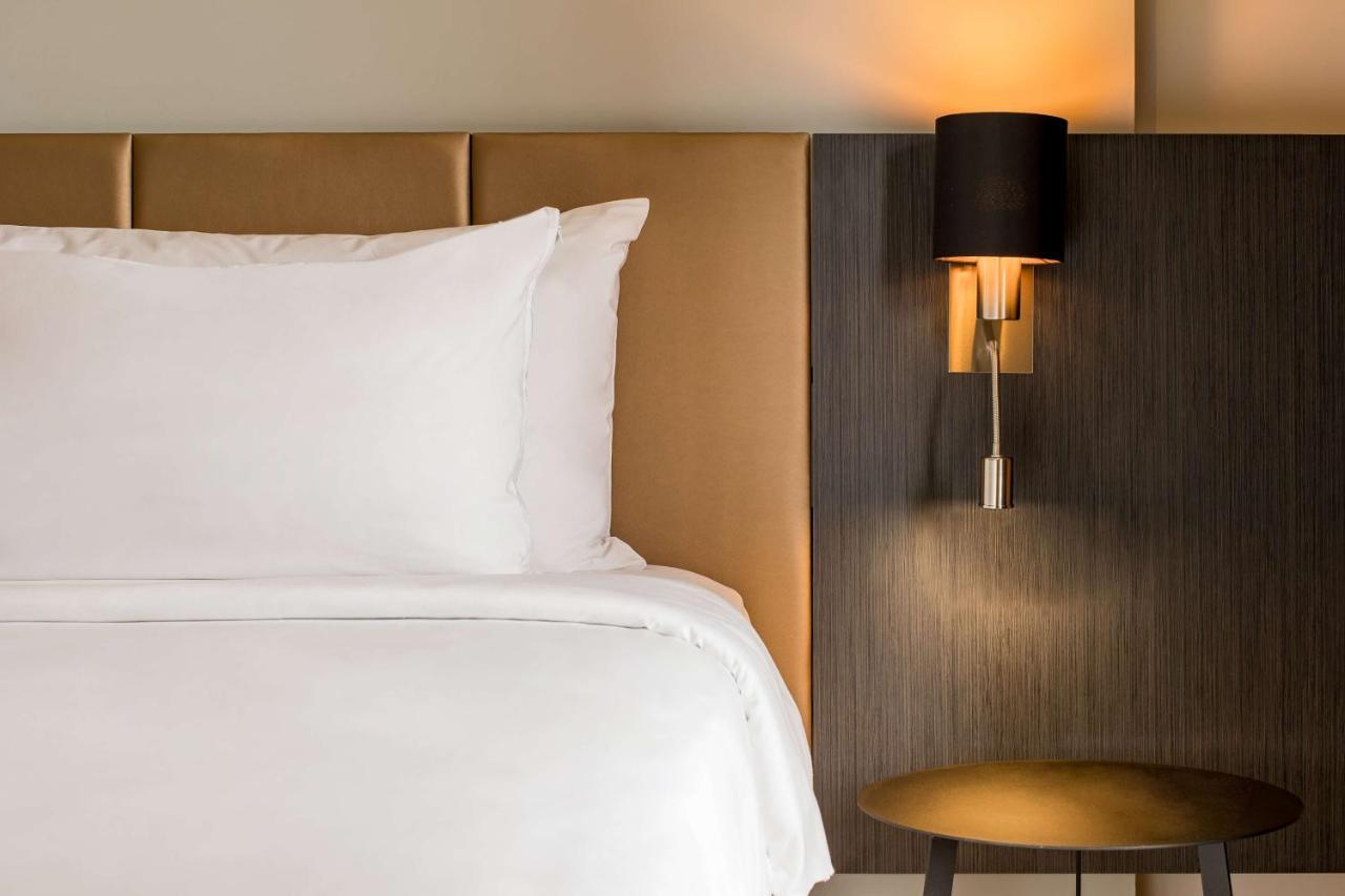 Radisson Hotel Tamboho Waterfront Antananarivo Bagian luar foto