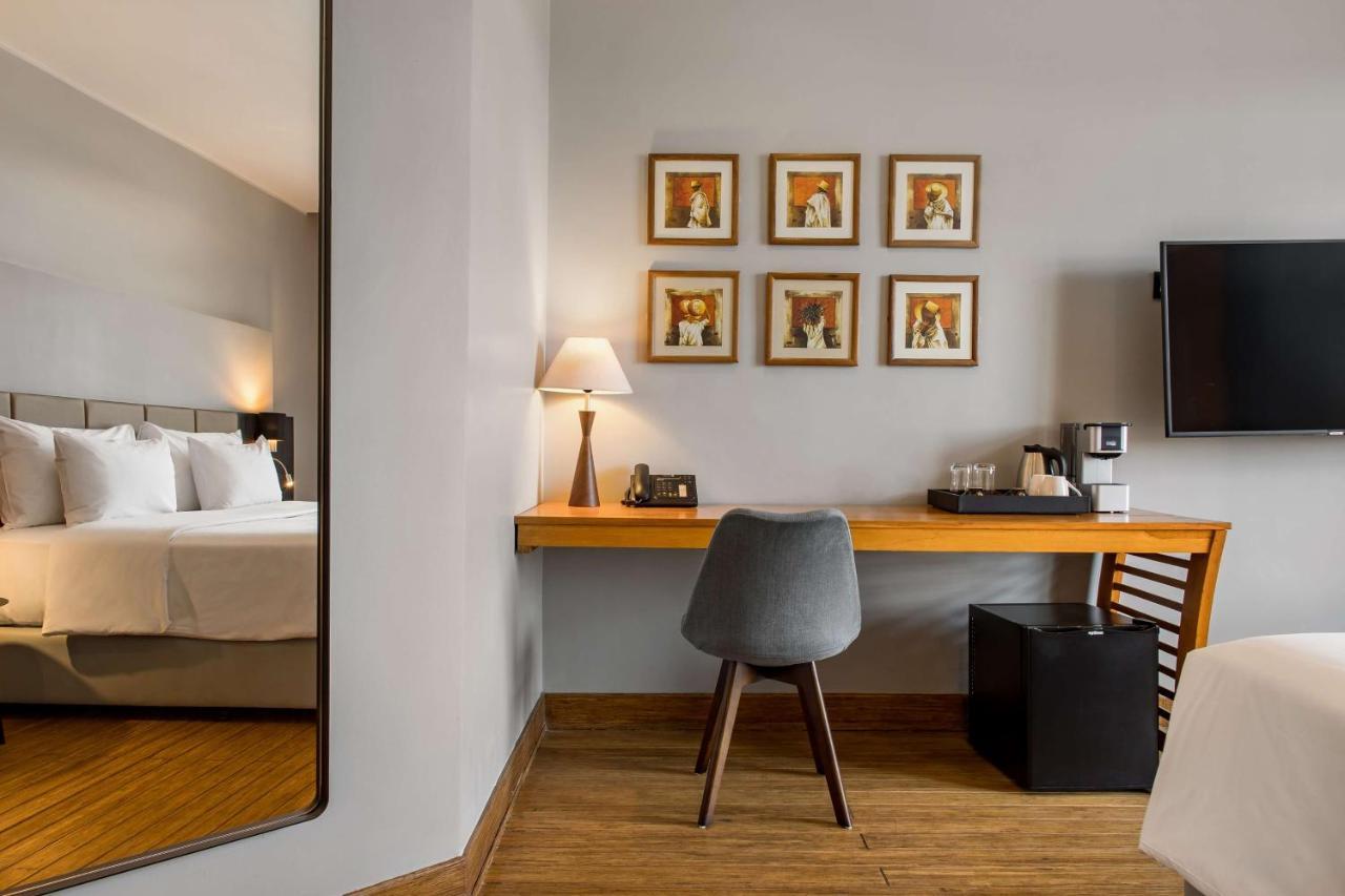Radisson Hotel Tamboho Waterfront Antananarivo Bagian luar foto