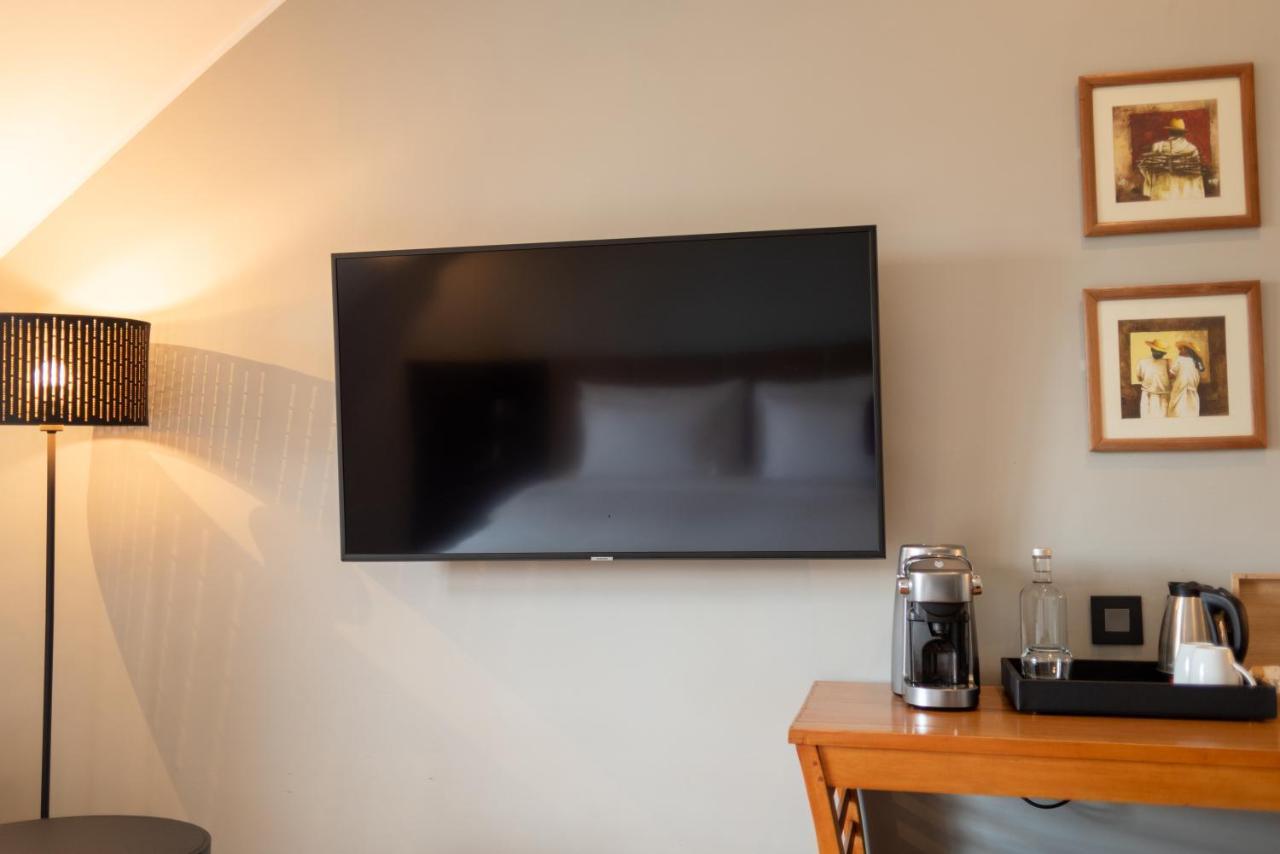 Radisson Hotel Tamboho Waterfront Antananarivo Bagian luar foto