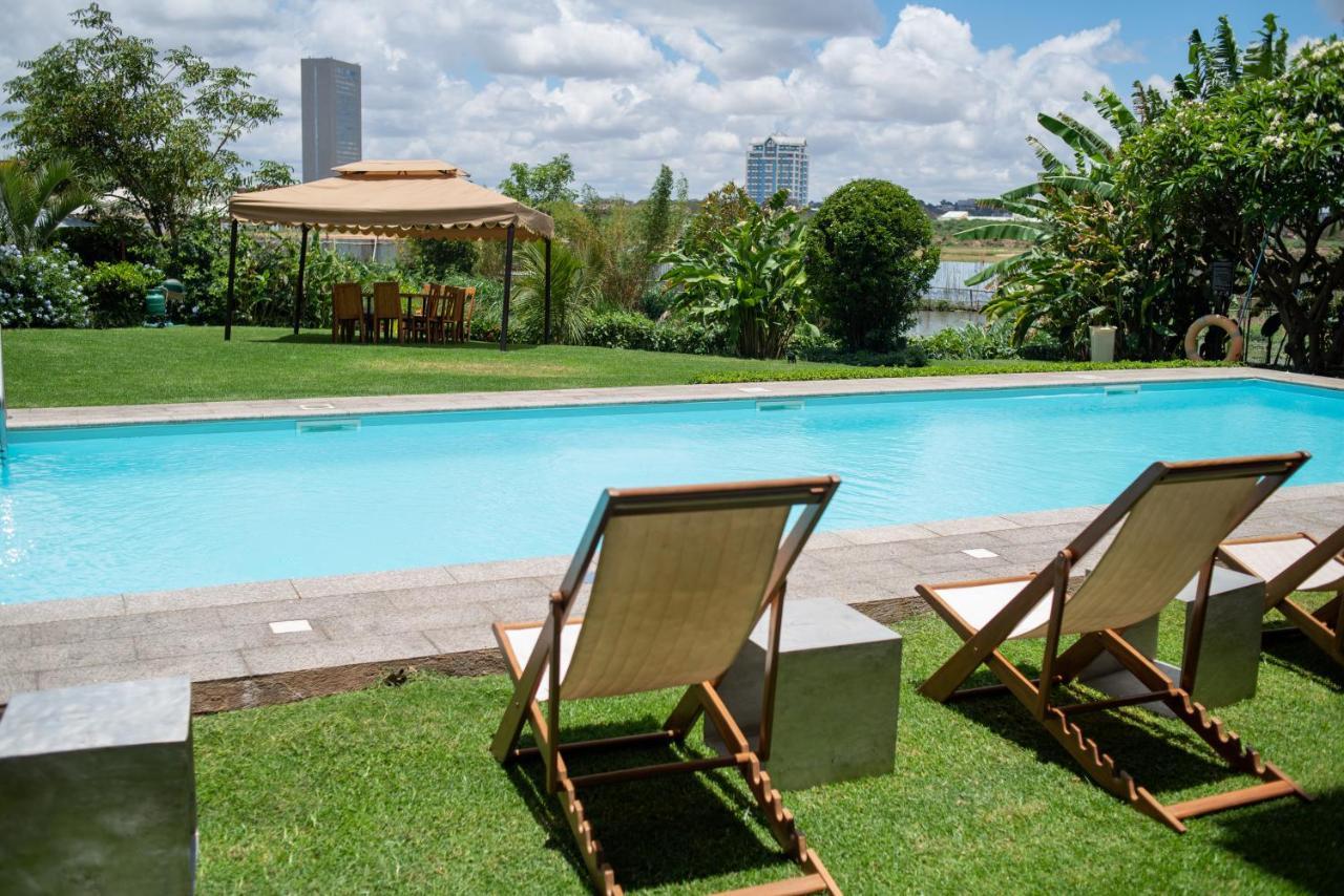 Radisson Hotel Tamboho Waterfront Antananarivo Bagian luar foto