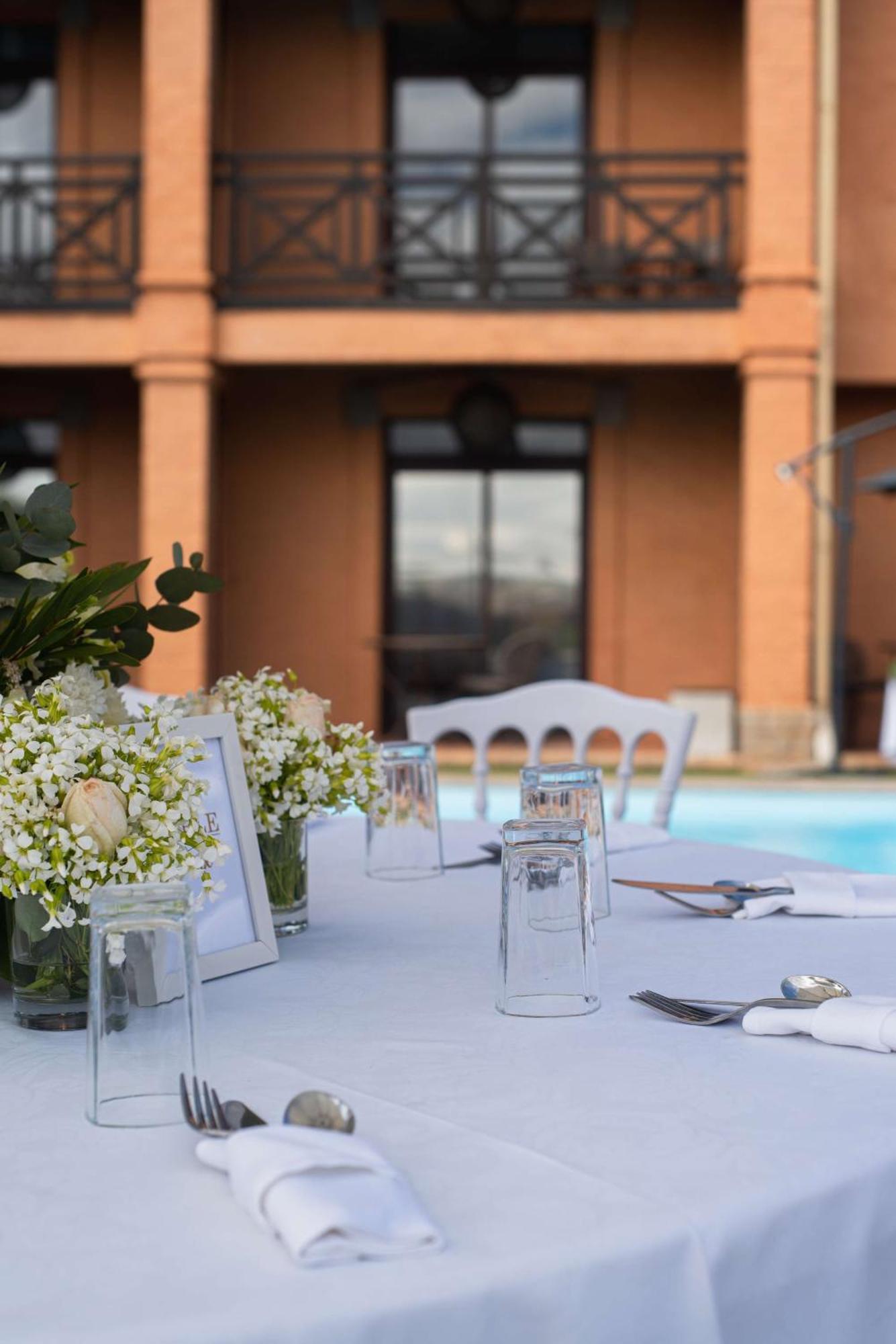 Radisson Hotel Tamboho Waterfront Antananarivo Bagian luar foto